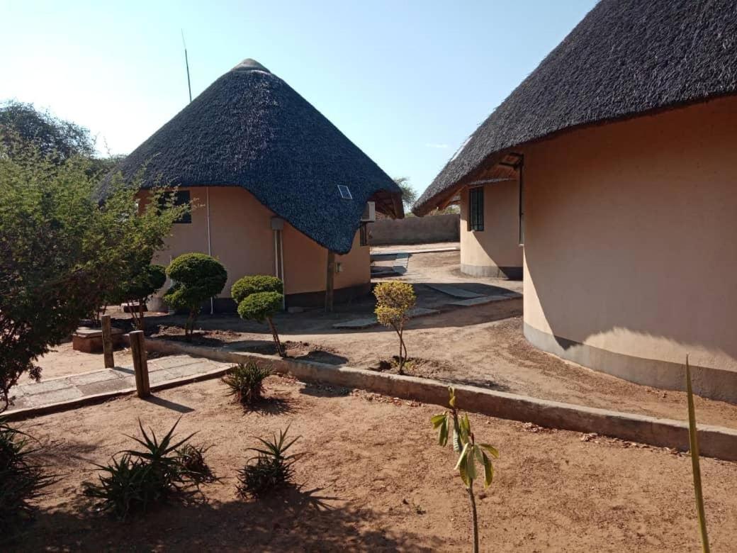 Nkanga Hotel Kasane Exterior foto